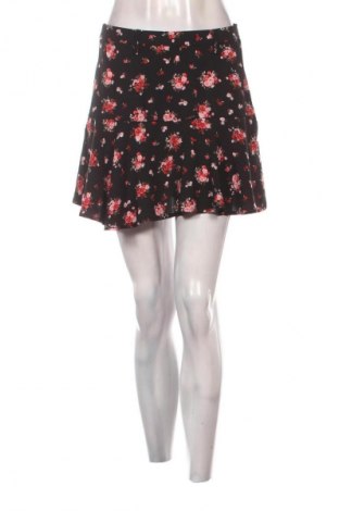 Пола - панталон Stradivarius, Размер M, Цвят Многоцветен, Цена 2,04 €