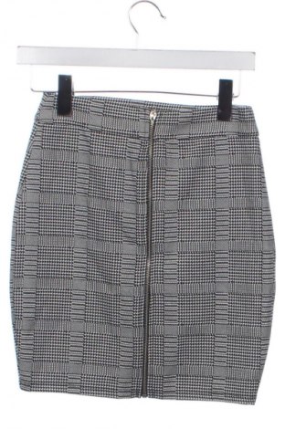 Пола Amisu, Размер XS, Цвят Многоцветен, Цена 2,04 €