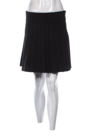 Пола Amisu, Размер S, Цвят Черен, Цена 4,09 €