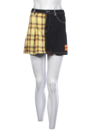 Пола Bershka, Размер M, Цвят Многоцветен, Цена 4,09 €