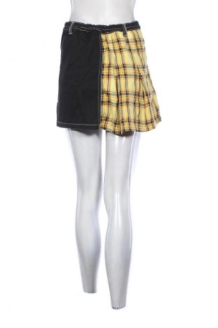 Пола Bershka, Размер M, Цвят Многоцветен, Цена 4,09 €