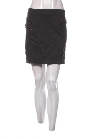 Пола Camaieu, Размер M, Цвят Сив, Цена 2,04 €