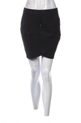 Пола Edc By Esprit, Размер M, Цвят Черен, Цена 7,15 €