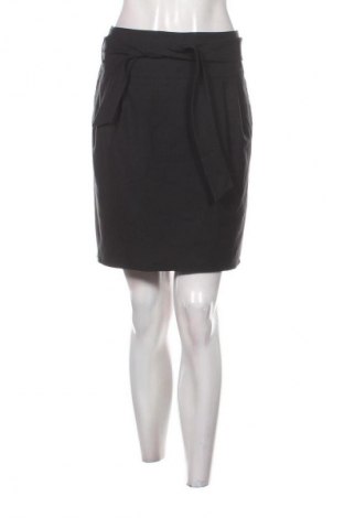 Пола Esprit, Размер M, Цвят Черен, Цена 4,09 €