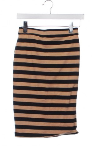 Пола F&F, Размер XS, Цвят Многоцветен, Цена 2,04 €