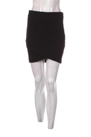 Пола H&M, Размер S, Цвят Черен, Цена 2,04 €