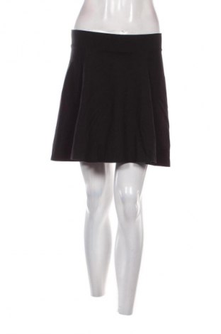 Пола H&M Divided, Размер S, Цвят Черен, Цена 2,04 €