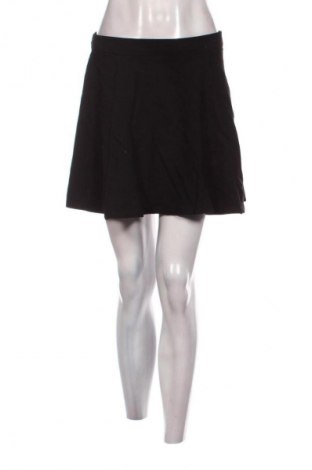 Пола H&M Divided, Размер M, Цвят Черен, Цена 2,04 €