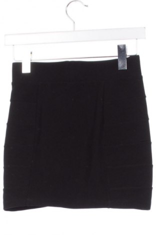 Пола H&M Divided, Размер XS, Цвят Черен, Цена 2,04 €