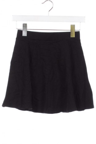 Пола H&M Divided, Размер XS, Цвят Черен, Цена 2,04 €