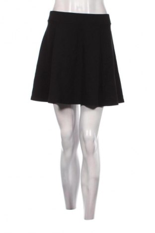 Пола H&M Divided, Размер M, Цвят Черен, Цена 2,04 €