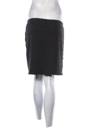 Пола H&M Divided, Размер M, Цвят Сив, Цена 2,55 €