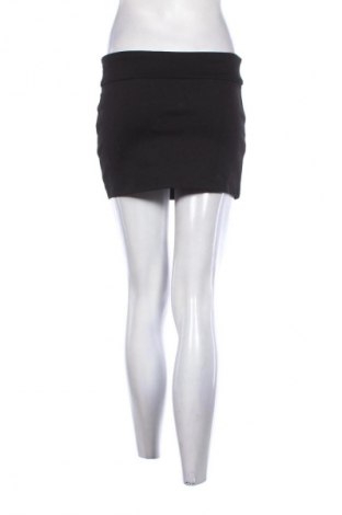 Пола House, Размер S, Цвят Черен, Цена 2,04 €