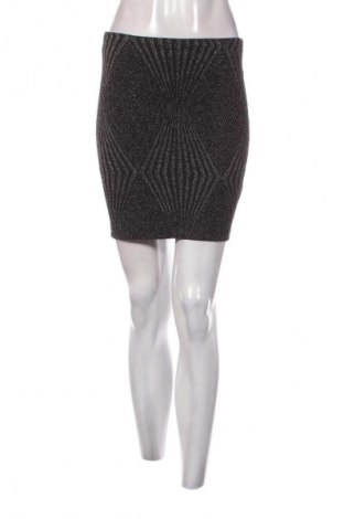 Пола ONLY, Размер S, Цвят Черен, Цена 2,04 €