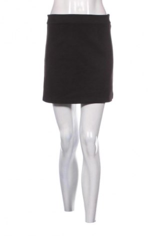 Пола Reserved, Размер S, Цвят Черен, Цена 2,04 €