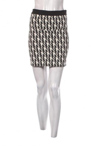 Пола Stradivarius, Размер S, Цвят Многоцветен, Цена 2,04 €