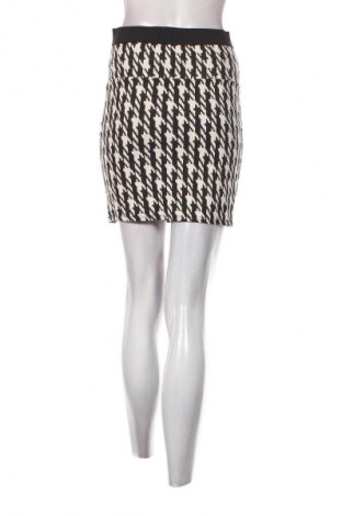 Пола Stradivarius, Размер S, Цвят Многоцветен, Цена 2,04 €