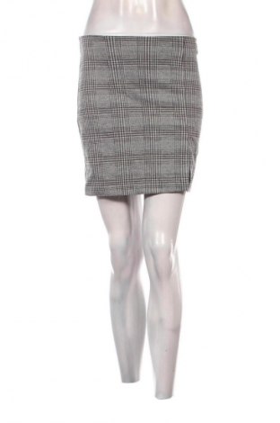 Пола Stradivarius, Размер S, Цвят Многоцветен, Цена 2,04 €