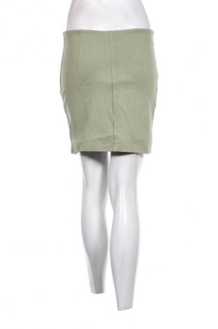 Пола Stradivarius, Размер S, Цвят Зелен, Цена 2,04 €