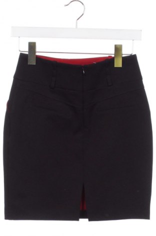 Пола Unbranded, Размер XS, Цвят Черен, Цена 2,04 €