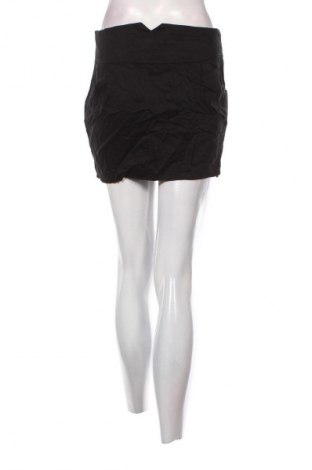 Пола Unbranded, Размер M, Цвят Черен, Цена 2,04 €