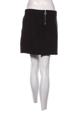 Пола Vero Moda, Размер M, Цвят Черен, Цена 2,04 €