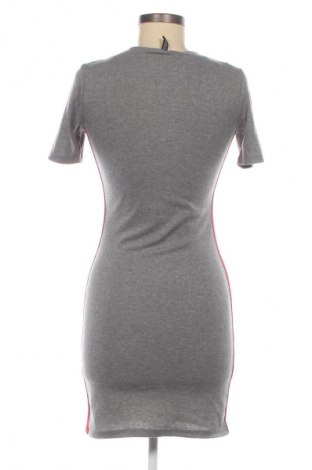 Šaty  H&M Divided, Velikost M, Barva Vícebarevné, Cena  59,00 Kč