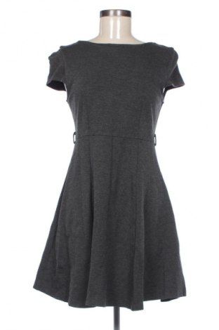 Šaty  Nuna Lie, Velikost M, Barva Šedá, Cena  169,00 Kč