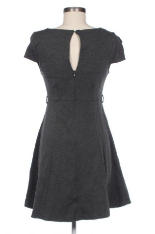 Šaty  Nuna Lie, Velikost M, Barva Šedá, Cena  169,00 Kč