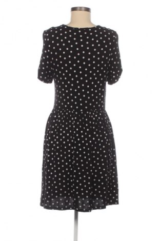 Kleid Pretty Little Thing, Größe XS, Farbe Mehrfarbig, Preis € 3,99