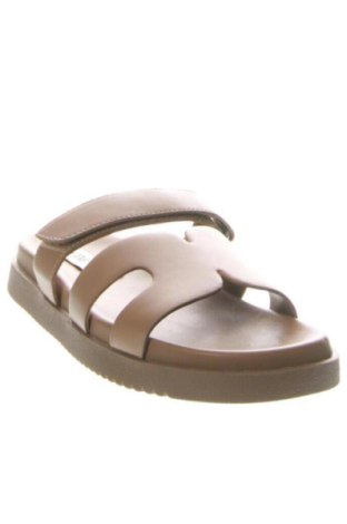 Чехли Steve Madden, Размер 35, Цвят Кафяв, Цена 89,47 €