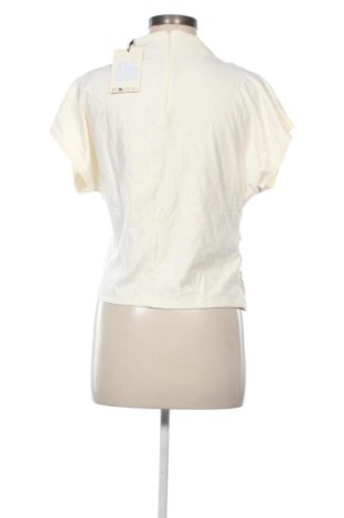 Damen Shirt Gestuz, Größe M, Farbe Ecru, Preis 75,00 €