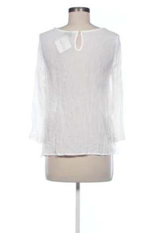 Damen Shirt Gina Tricot, Größe M, Farbe Weiß, Preis 17,22 €