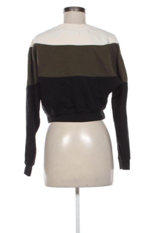 Damen Shirt Nike, Größe M, Farbe Mehrfarbig, Preis 25,00 €