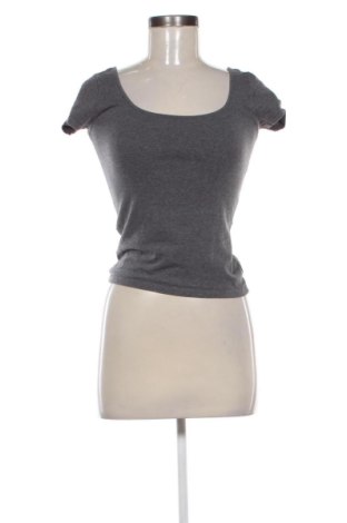 Damen Shirt Pull&Bear, Größe S, Farbe Grau, Preis 10,00 €