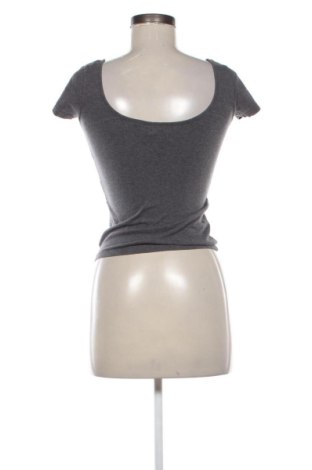 Damen Shirt Pull&Bear, Größe S, Farbe Grau, Preis 10,00 €