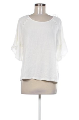 Damen Shirt Yessica, Größe M, Farbe Weiß, Preis 10,00 €