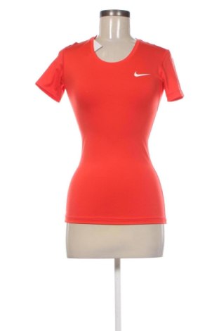 Dámské tričko Nike, Velikost S, Barva Červená, Cena  397,00 Kč