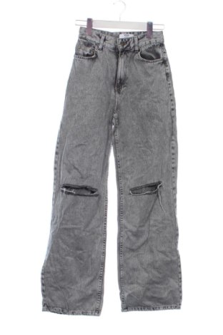 Damskie jeansy Bershka, Rozmiar XXS, Kolor Szary, Cena 78,99 zł