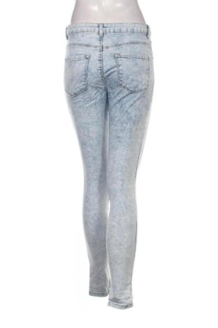 Γυναικείο Τζίν Bershka, Μέγεθος M, Χρώμα Μπλέ, Τιμή 17,99 €
