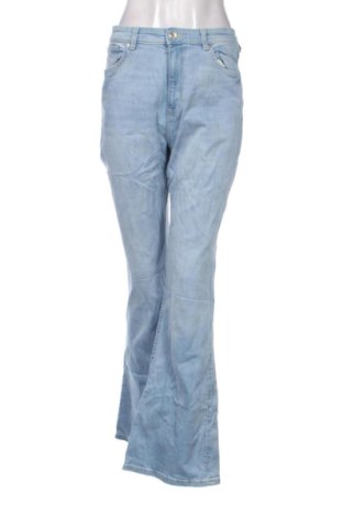 Damskie jeansy Bershka, Rozmiar M, Kolor Niebieski, Cena 78,99 zł