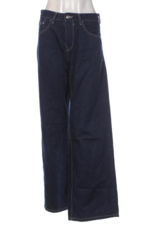 Dámske džínsy  Bershka, Veľkosť M, Farba Modrá, Cena  27,95 €