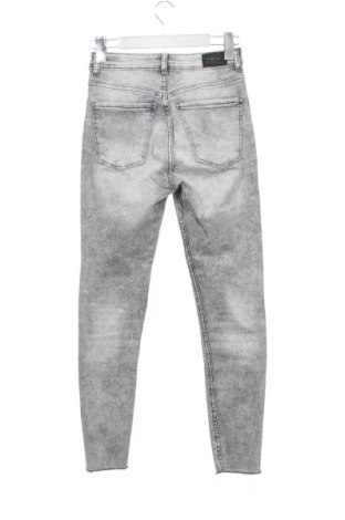 Blugi de femei Bershka, Mărime S, Culoare Gri, Preț 78,99 Lei