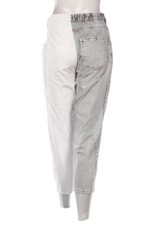 Blugi de femei Bershka, Mărime M, Culoare Multicolor, Preț 77,00 Lei