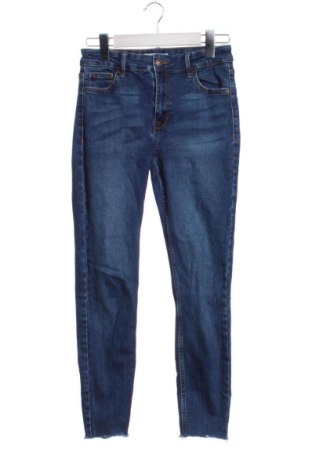 Blugi de femei Bershka, Mărime S, Culoare Albastru, Preț 78,20 Lei