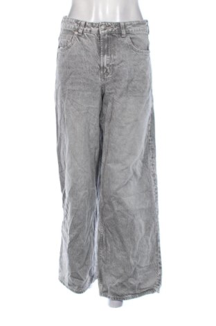 Damskie jeansy H&M Divided, Rozmiar M, Kolor Szary, Cena 78,99 zł