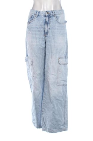 Damskie jeansy Pull&Bear, Rozmiar M, Kolor Niebieski, Cena 78,99 zł