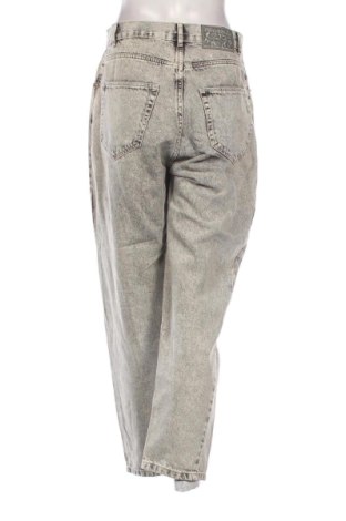 Damskie jeansy Pull&Bear, Rozmiar M, Kolor Szary, Cena 80,38 zł
