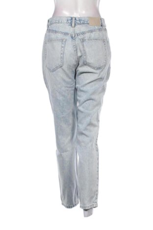 Damskie jeansy Pull&Bear, Rozmiar M, Kolor Niebieski, Cena 78,99 zł