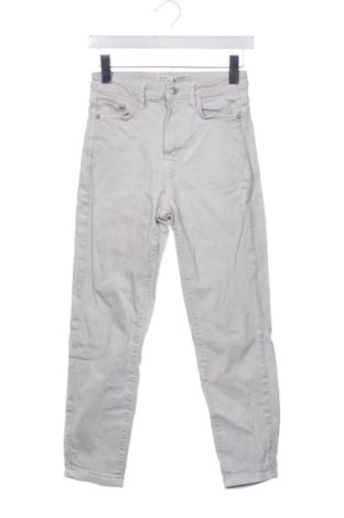 Damen Jeans Stradivarius, Größe S, Farbe Grau, Preis 15,00 €